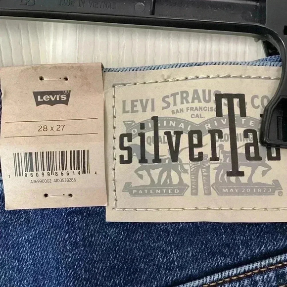 Levi's SilverTab High Waist Mom Jean Jeans Size 28*27 NWT relaxed & tapered leg - Picture 6 of 9